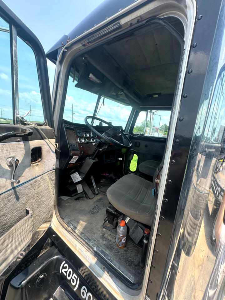 Peterbilt 377  1988