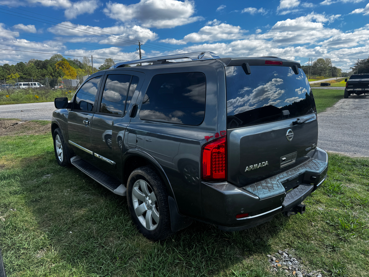 Nissan Armada SL 2WD 2011