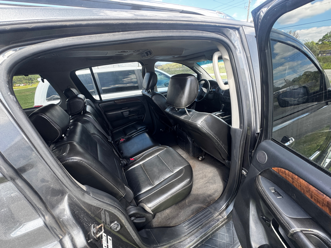 Nissan Armada SL 2WD 2011