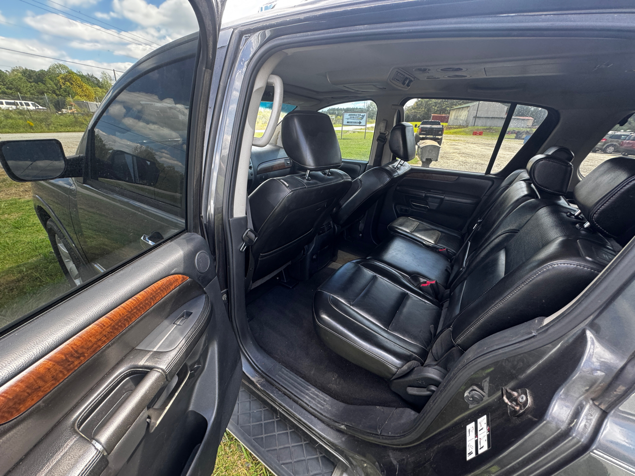 Nissan Armada SL 2WD 2011