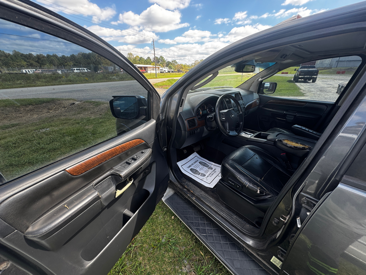 Nissan Armada SL 2WD 2011