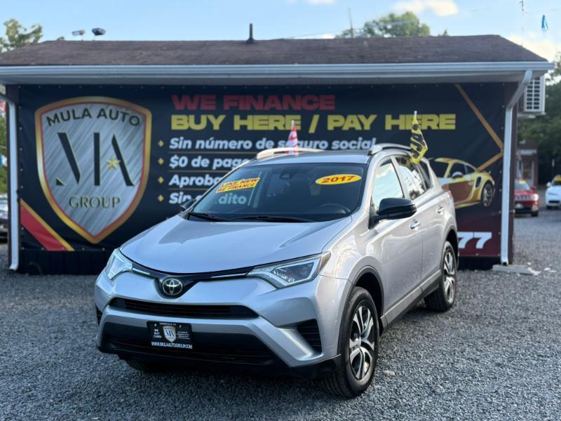 Toyota RAV4 LE AWD 2017