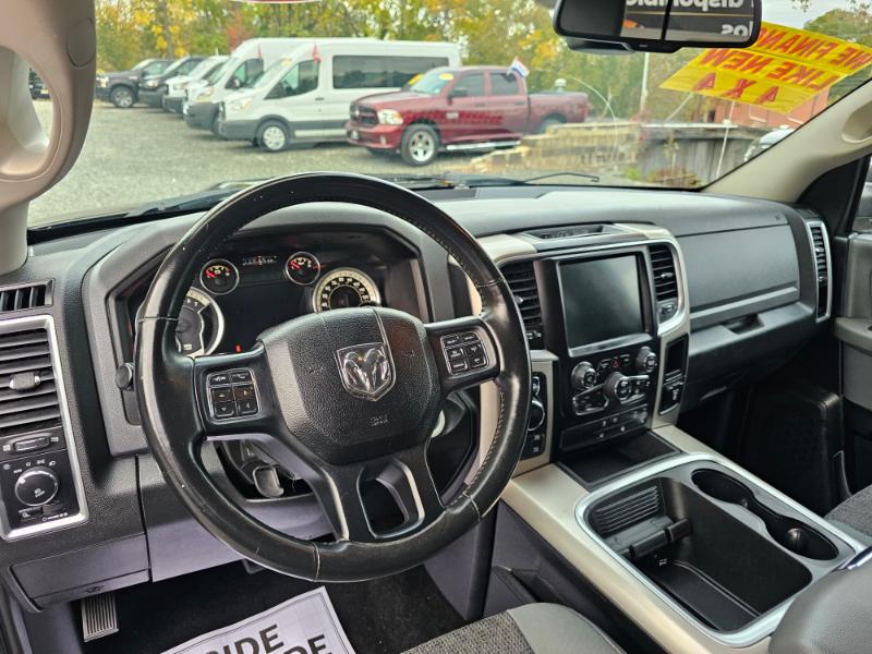 RAM 1500 SLT Crew Cab SWB 4WD 2016 RAM 1500 SLT Crew Cab SWB 4WD 2016