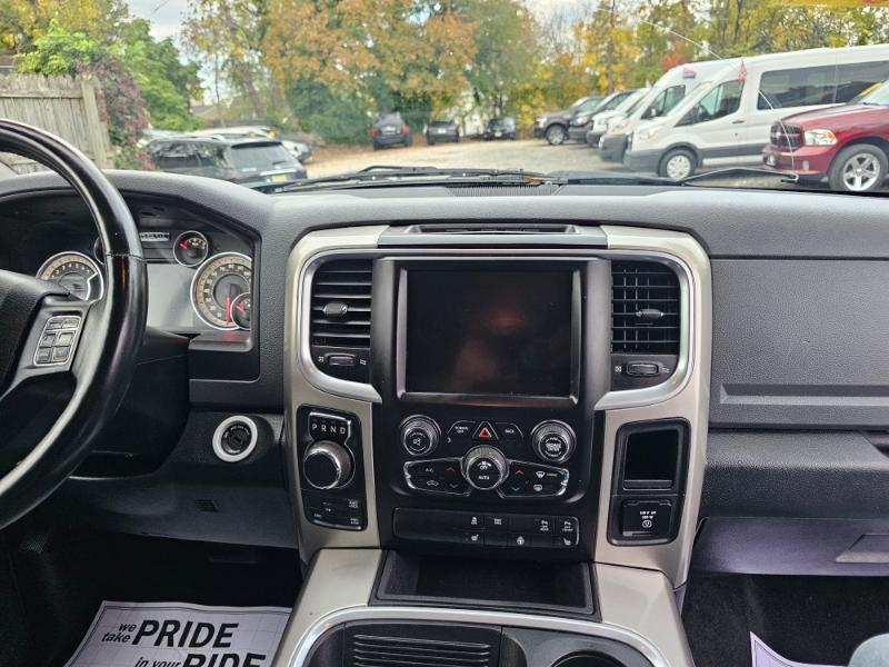 RAM 1500 SLT Crew Cab SWB 4WD 2016 RAM 1500 SLT Crew Cab SWB 4WD 2016