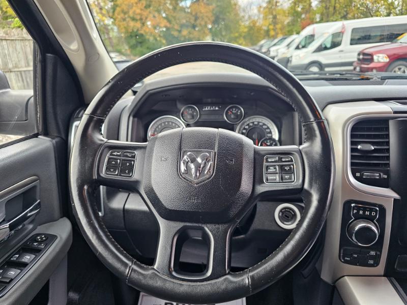 RAM 1500 SLT Crew Cab SWB 4WD 2016 RAM 1500 SLT Crew Cab SWB 4WD 2016