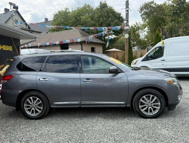 Nissan Pathfinder SV 4WD 2015 Nissan Pathfinder SV 4WD 2015