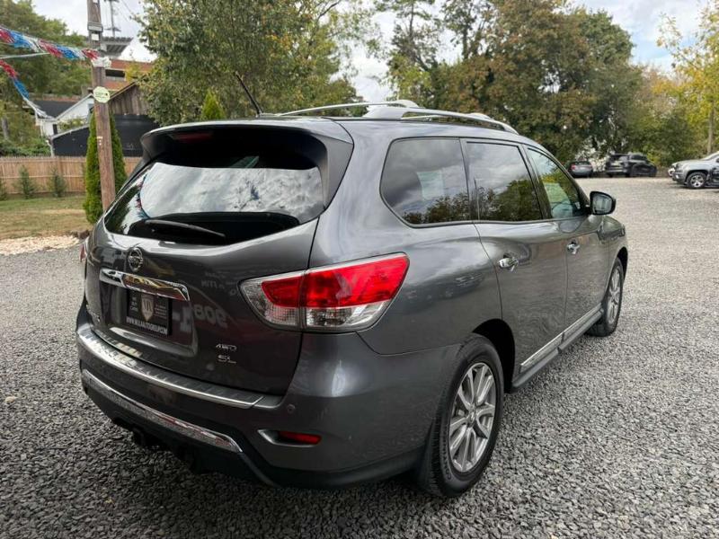Nissan Pathfinder SV 4WD 2015 Nissan Pathfinder SV 4WD 2015