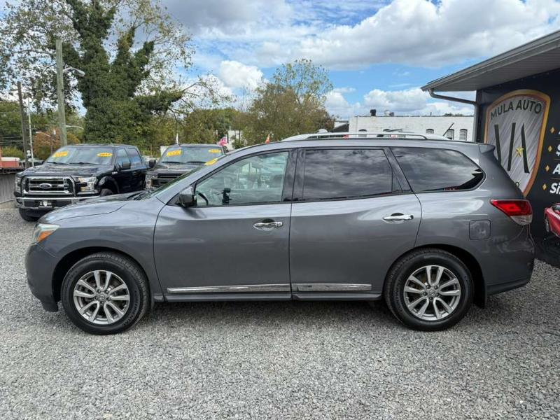 Nissan Pathfinder SV 4WD 2015 Nissan Pathfinder SV 4WD 2015