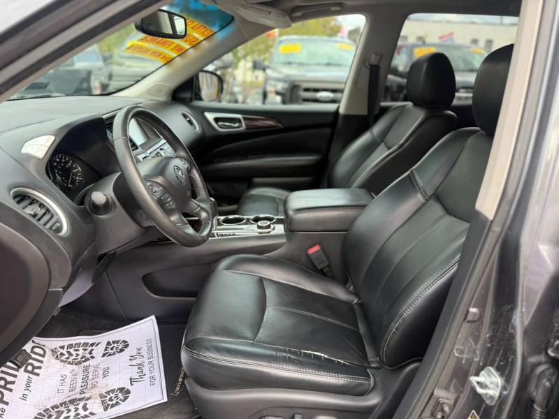 Nissan Pathfinder SV 4WD 2015 Nissan Pathfinder SV 4WD 2015