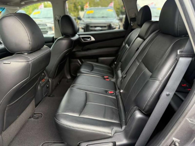 Nissan Pathfinder SV 4WD 2015 Nissan Pathfinder SV 4WD 2015