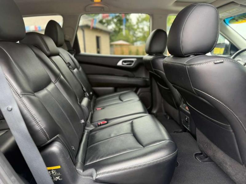 Nissan Pathfinder SV 4WD 2015 Nissan Pathfinder SV 4WD 2015