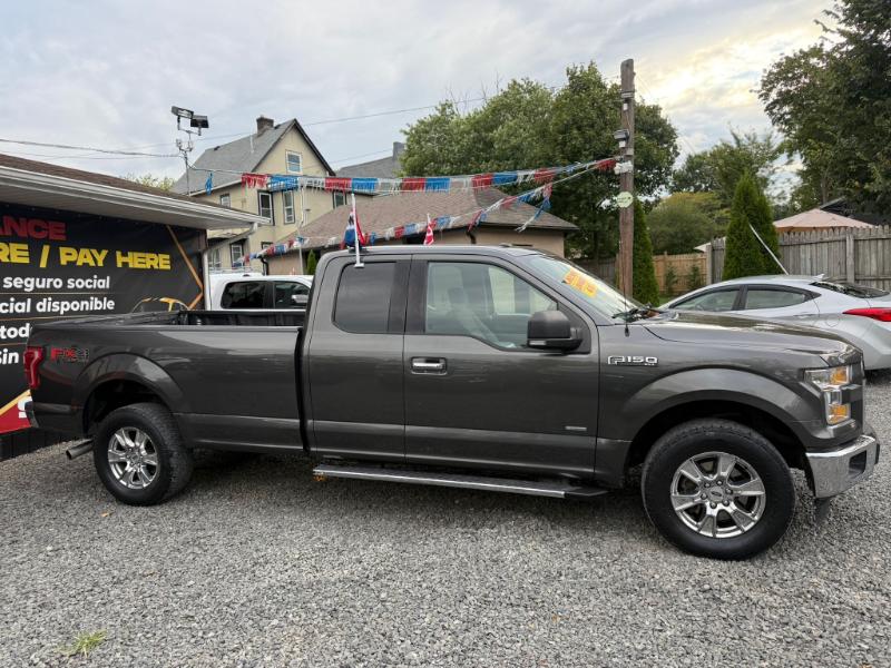 Ford F-150 Lariat SuperCab 8-ft. 4WD 2017 Ford F-150 Lariat SuperCab 8-ft. 4WD 2017
