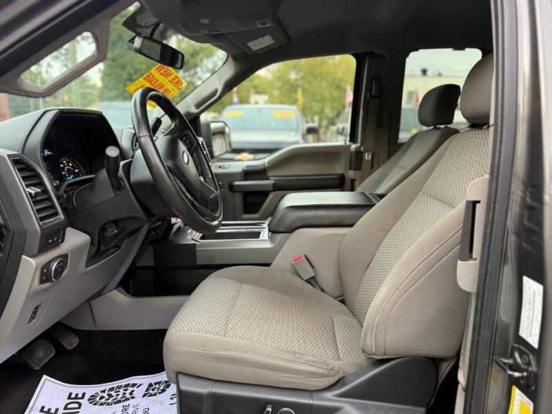 Ford F-150 Lariat SuperCab 8-ft. 4WD 2017 Ford F-150 Lariat SuperCab 8-ft. 4WD 2017
