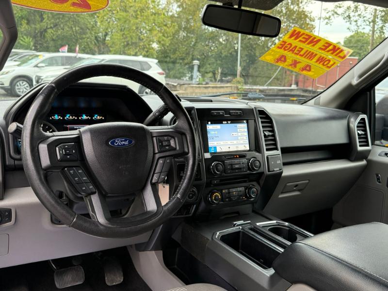Ford F-150 Lariat SuperCab 8-ft. 4WD 2017 Ford F-150 Lariat SuperCab 8-ft. 4WD 2017