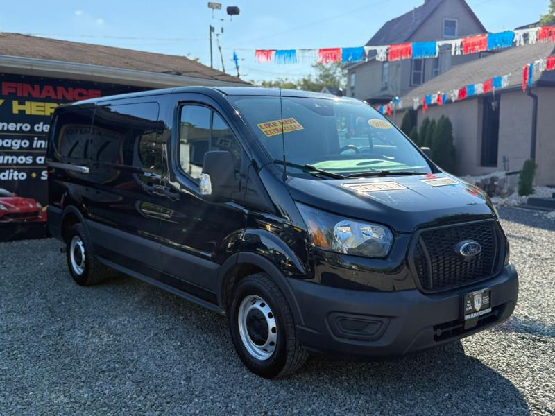 Ford Transit 150 Van Low Roof w/Sliding Pass. 130-in. WB 2021 Ford Transit 150 Van Low Roof w/Sliding Pass. 130-in. WB 2021