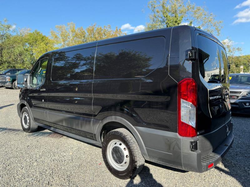 Ford Transit 150 Van Low Roof w/Sliding Pass. 130-in. WB 2021 Ford Transit 150 Van Low Roof w/Sliding Pass. 130-in. WB 2021