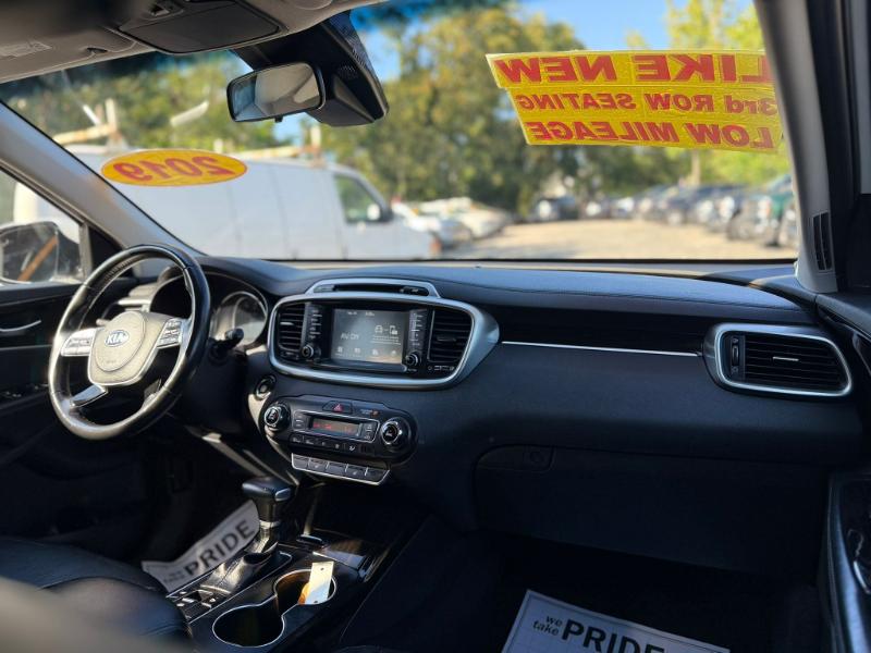 Kia Sorento EX V6 AWD 2019 Kia Sorento EX V6 AWD 2019