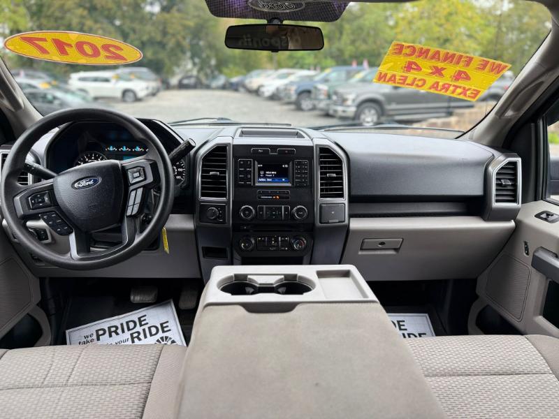Ford F-150 Lariat SuperCrew 6.5-ft. Bed 4WD 2017 Ford F-150 Lariat SuperCrew 6.5-ft. Bed 4WD 2017