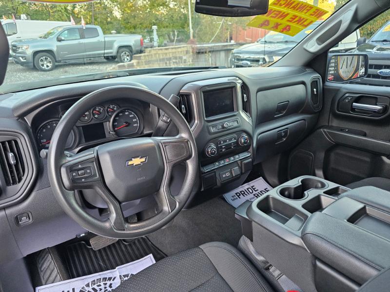 Chevrolet Silverado 1500 Custom Crew Cab Short Box 4WD 2021 Chevrolet Silverado 1500 Custom Crew Cab Short Box 4WD 2021