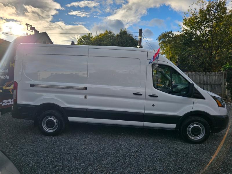 Ford Transit 250 Van Med. Roof w/Sliding Pass. 148-in. WB 2017 Ford Transit 250 Van Med. Roof w/Sliding Pass. 148-in. WB 2017
