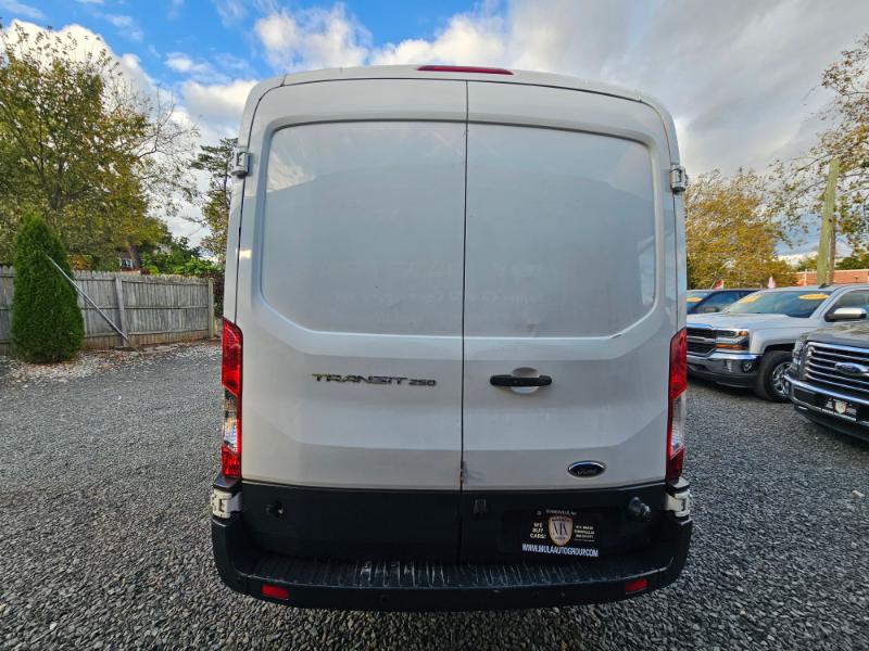 Ford Transit 250 Van Med. Roof w/Sliding Pass. 148-in. WB 2017 Ford Transit 250 Van Med. Roof w/Sliding Pass. 148-in. WB 2017