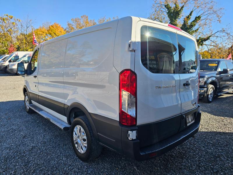 Ford Transit 250 Van Low Roof w/Sliding Pass. 130-in. WB 2019 Ford Transit 250 Van Low Roof w/Sliding Pass. 130-in. WB 2019