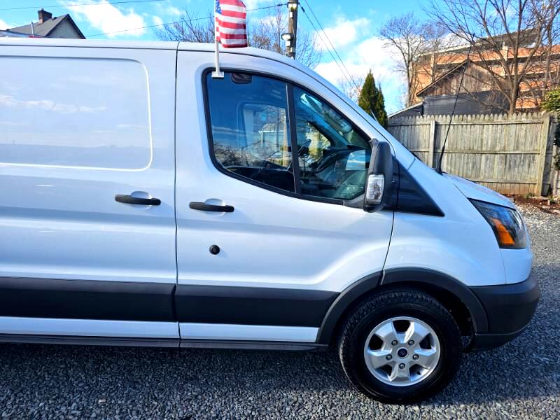 Ford Transit 250 Van Low Roof w/Sliding Pass. 130-in. WB 2018