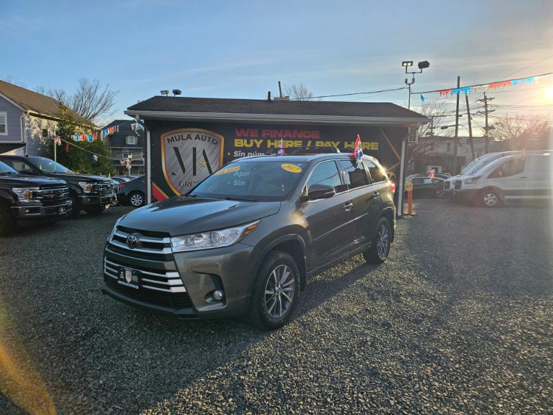 Toyota Highlander XLE AWD V6 2017