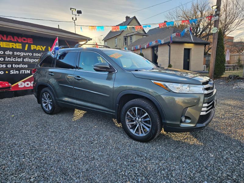 Toyota Highlander XLE AWD V6 2017