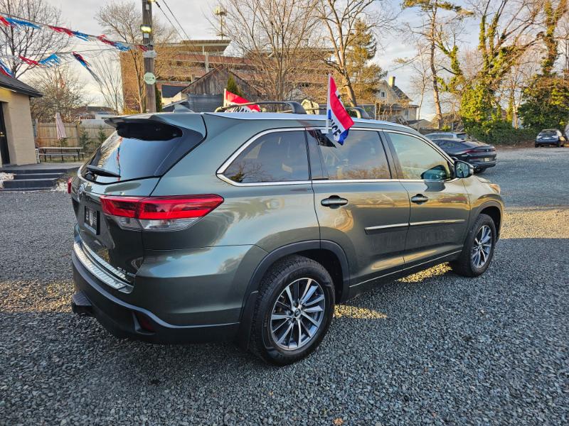 Toyota Highlander XLE AWD V6 2017