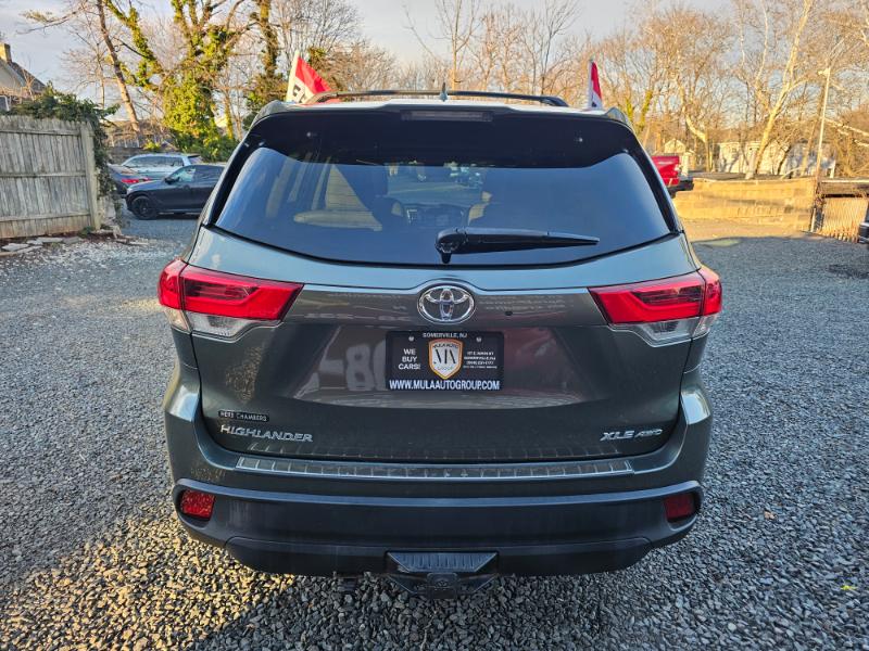 Toyota Highlander XLE AWD V6 2017