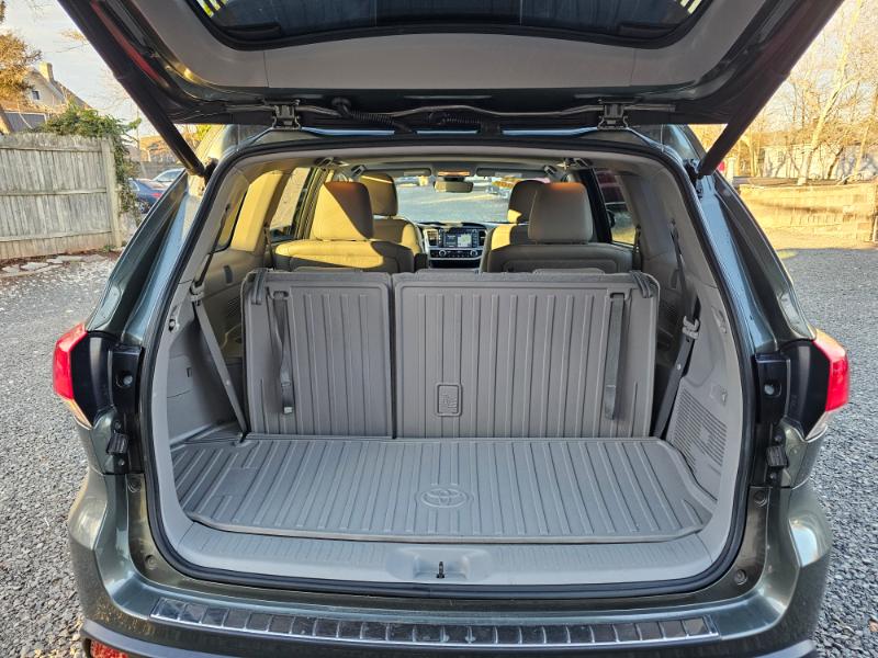 Toyota Highlander XLE AWD V6 2017