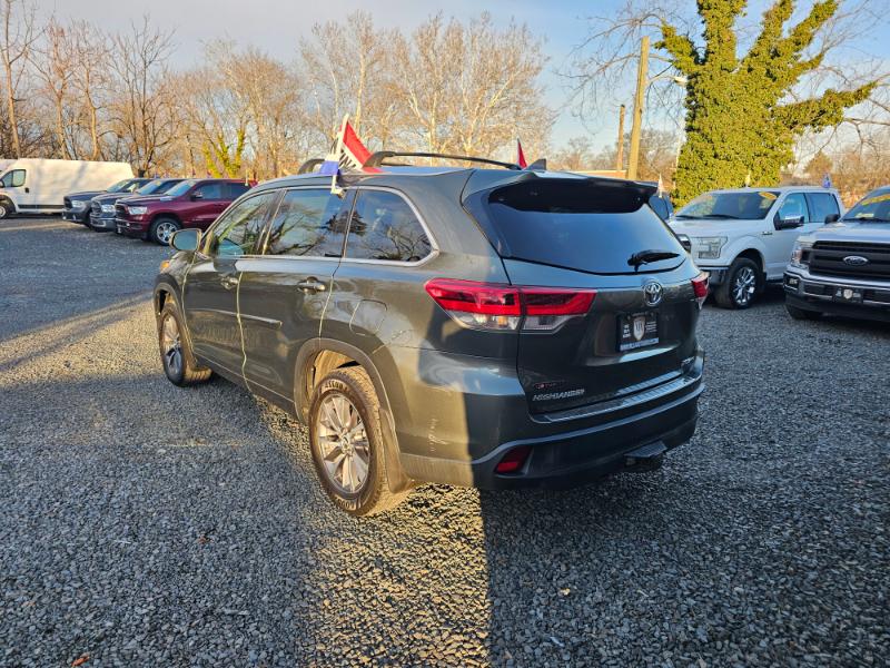 Toyota Highlander XLE AWD V6 2017