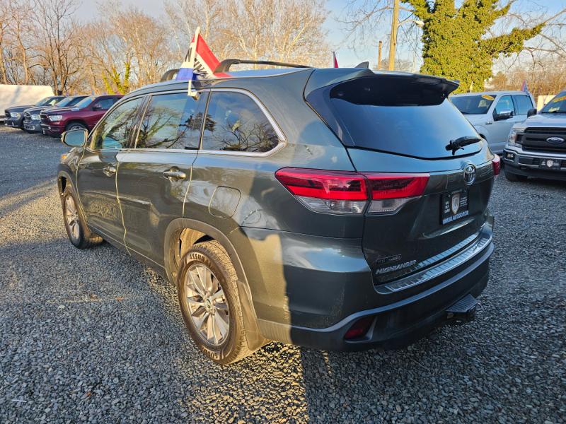 Toyota Highlander XLE AWD V6 2017