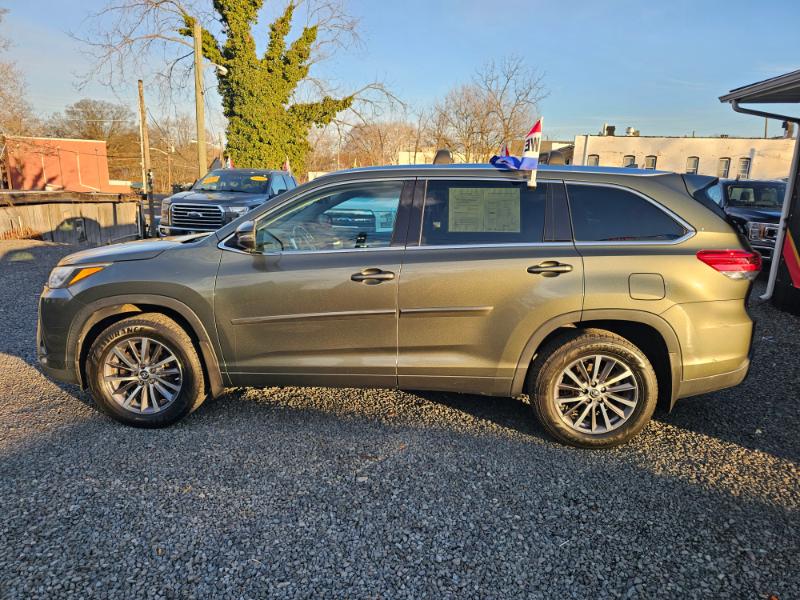 Toyota Highlander XLE AWD V6 2017