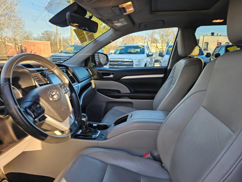 Toyota Highlander XLE AWD V6 2017