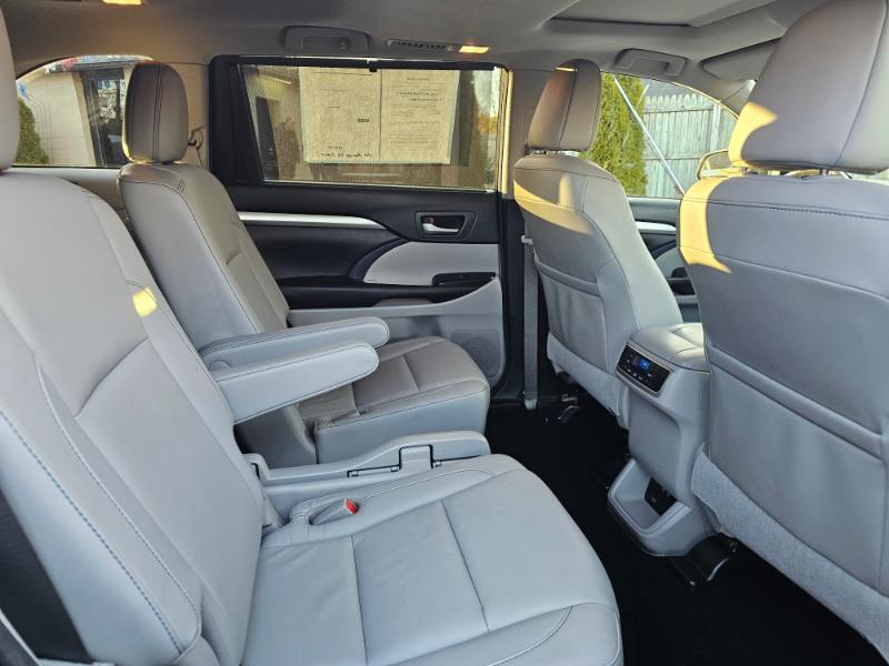 Toyota Highlander XLE AWD V6 2017