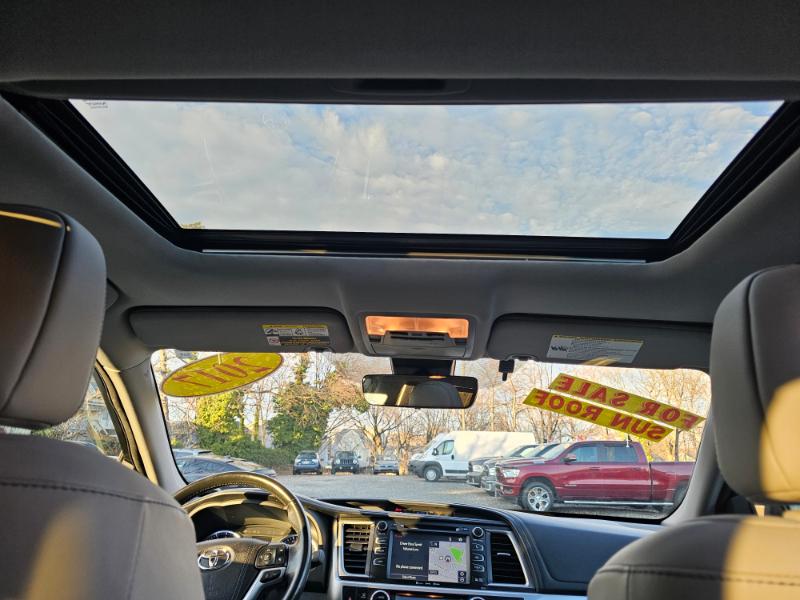 Toyota Highlander XLE AWD V6 2017