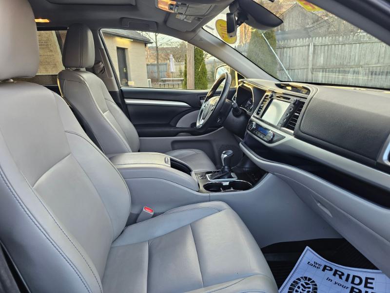 Toyota Highlander XLE AWD V6 2017