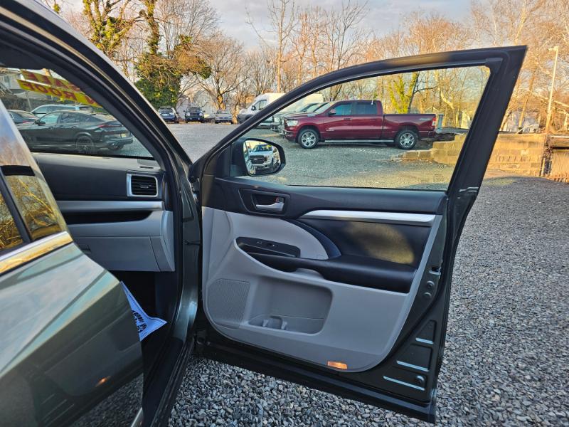 Toyota Highlander XLE AWD V6 2017