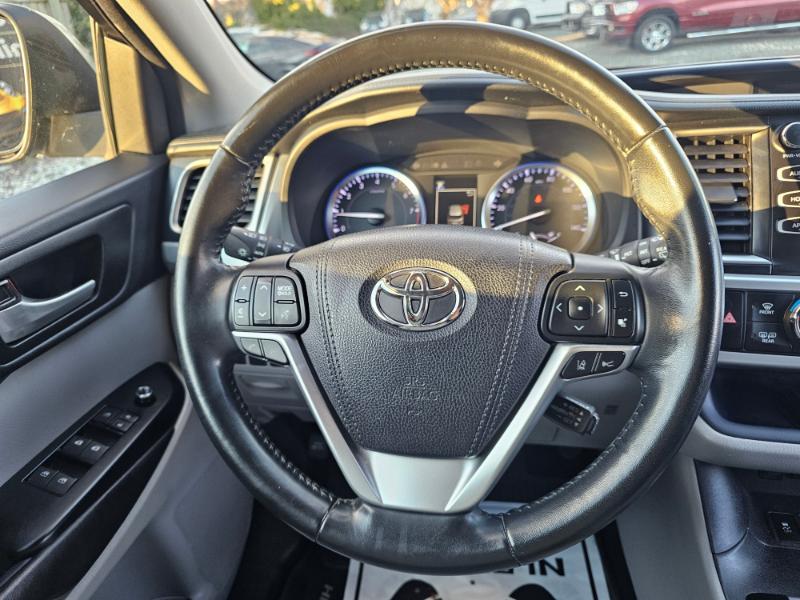 Toyota Highlander XLE AWD V6 2017