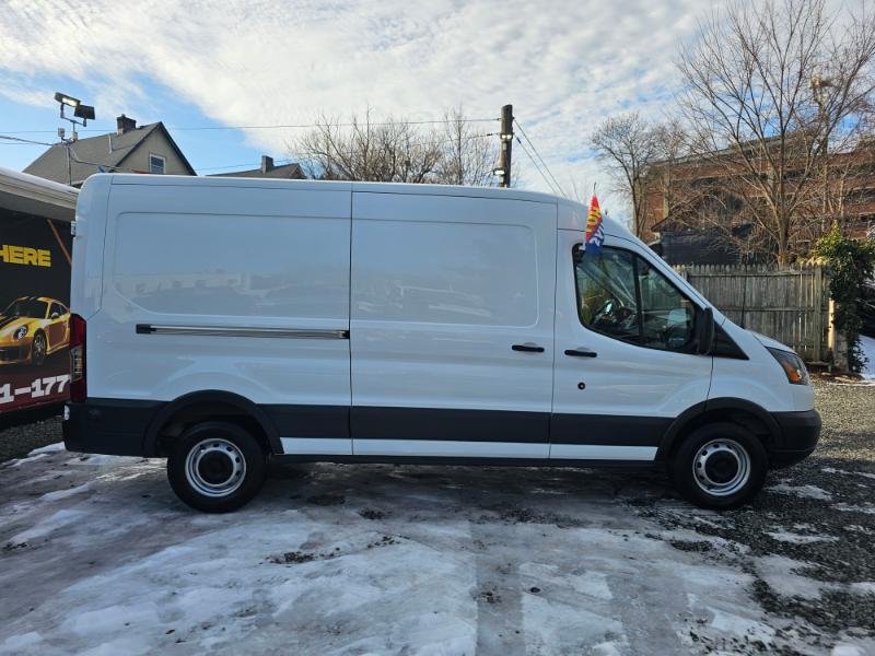 Ford Transit 250 Van Med. Roof w/Sliding Pass. 148-in. WB 2018