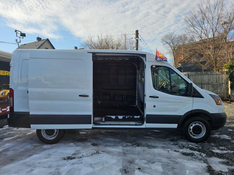 Ford Transit 250 Van Med. Roof w/Sliding Pass. 148-in. WB 2018