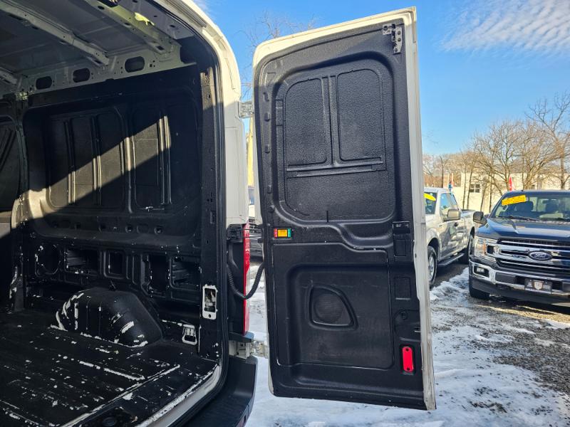 Ford Transit 250 Van Med. Roof w/Sliding Pass. 148-in. WB 2018