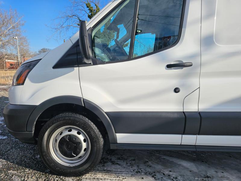 Ford Transit 250 Van Med. Roof w/Sliding Pass. 148-in. WB 2018