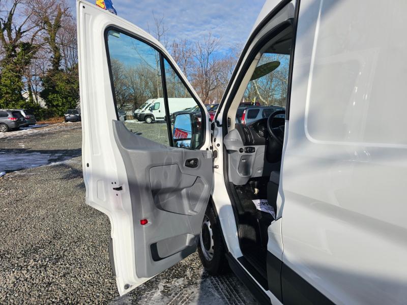 Ford Transit 250 Van Med. Roof w/Sliding Pass. 148-in. WB 2018