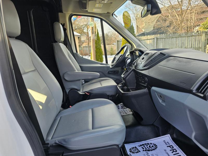Ford Transit 250 Van Med. Roof w/Sliding Pass. 148-in. WB 2018