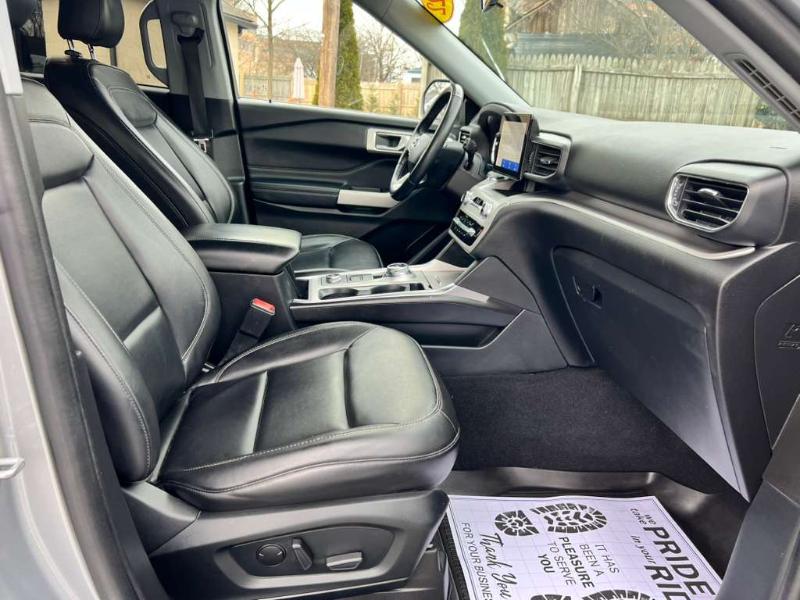 Ford Explorer XLT AWD 2022