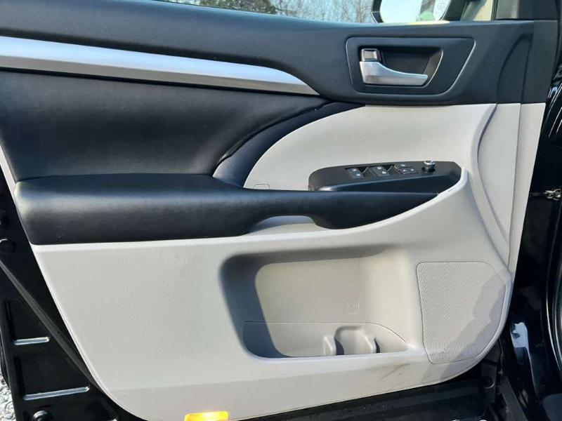 Toyota Highlander XLE AWD V6 2019