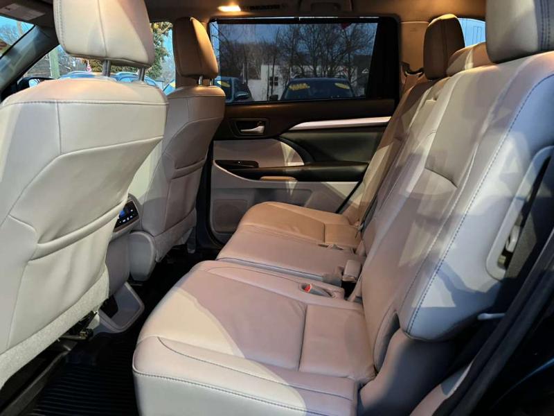 Toyota Highlander XLE AWD V6 2019